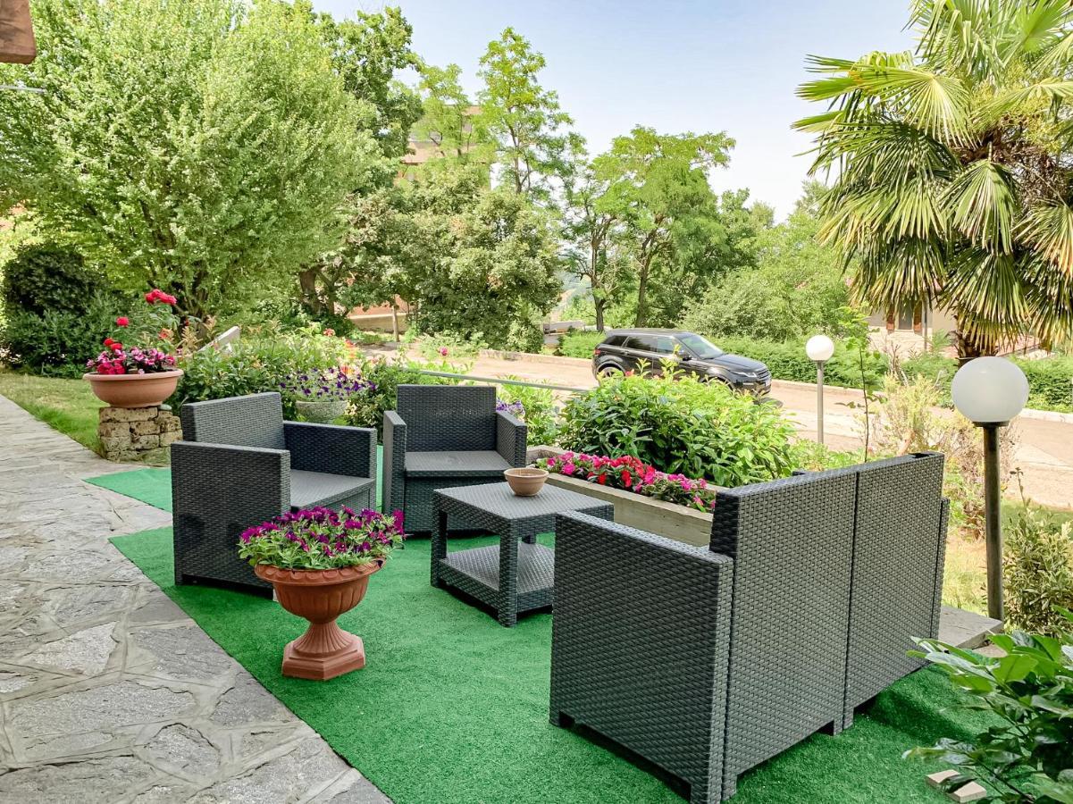 Hotel La Locanna Serramazzoni Zewnętrze zdjęcie