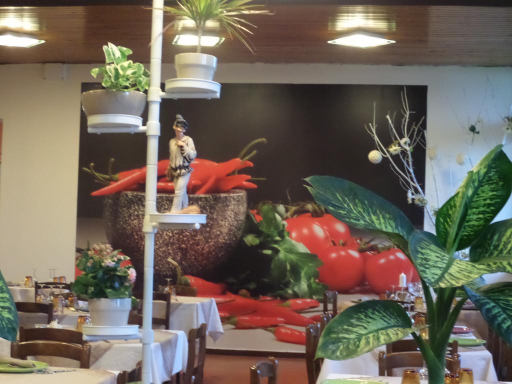 Hotel La Locanna Serramazzoni Zewnętrze zdjęcie
