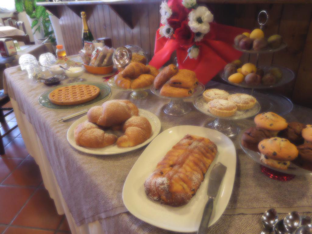 Hotel La Locanna Serramazzoni Zewnętrze zdjęcie